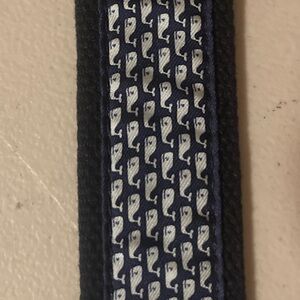 Vineyard Vines Micro Whale Canvas Club Belt- size 50. Like new!